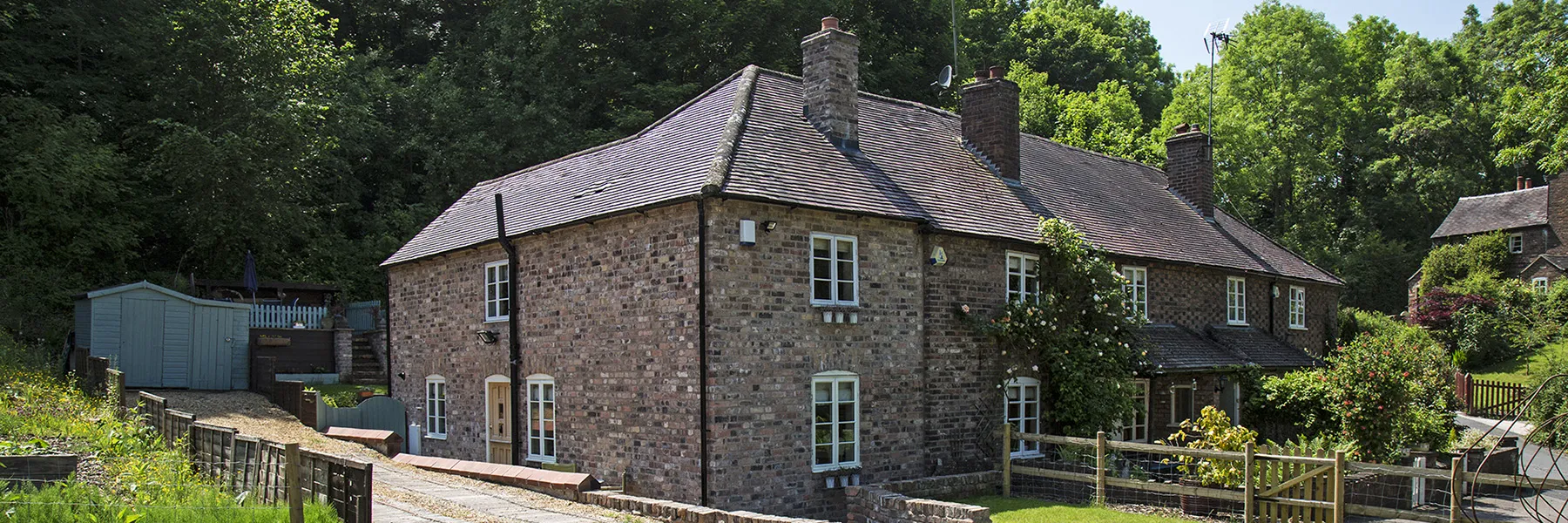 Exterior shot of Puddle Duck Cottages